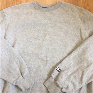 VINTAGE CHAMPION SWEATSHIRT